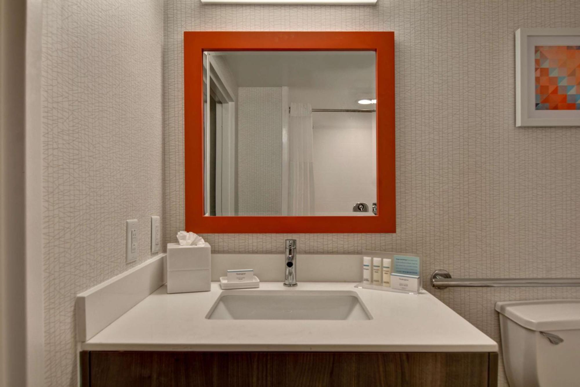 King Room - Mobility Access/Non-Smoking