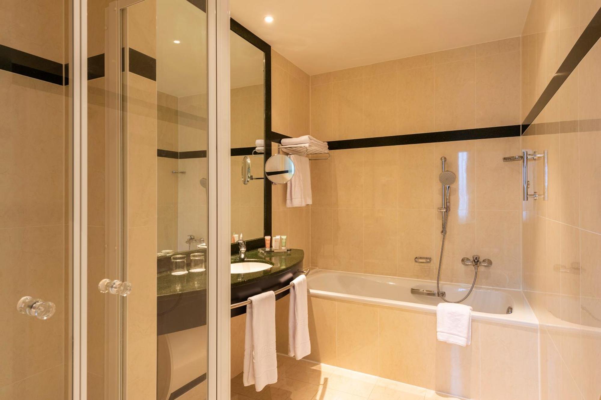 Royal Arches Suite