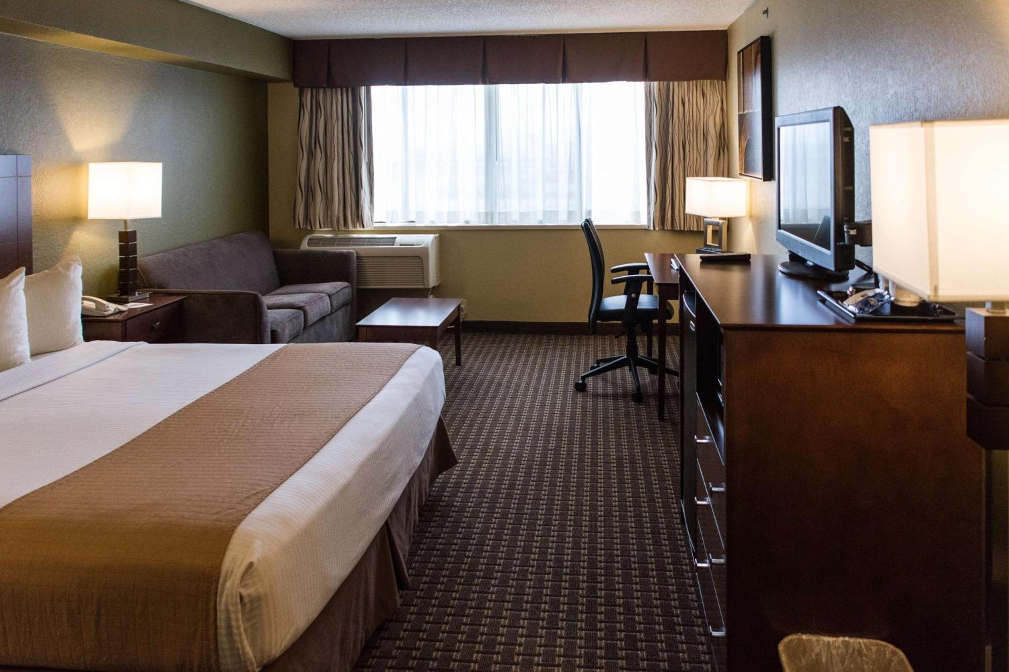 King Suite with Walk-In Shower - Non-Smoking