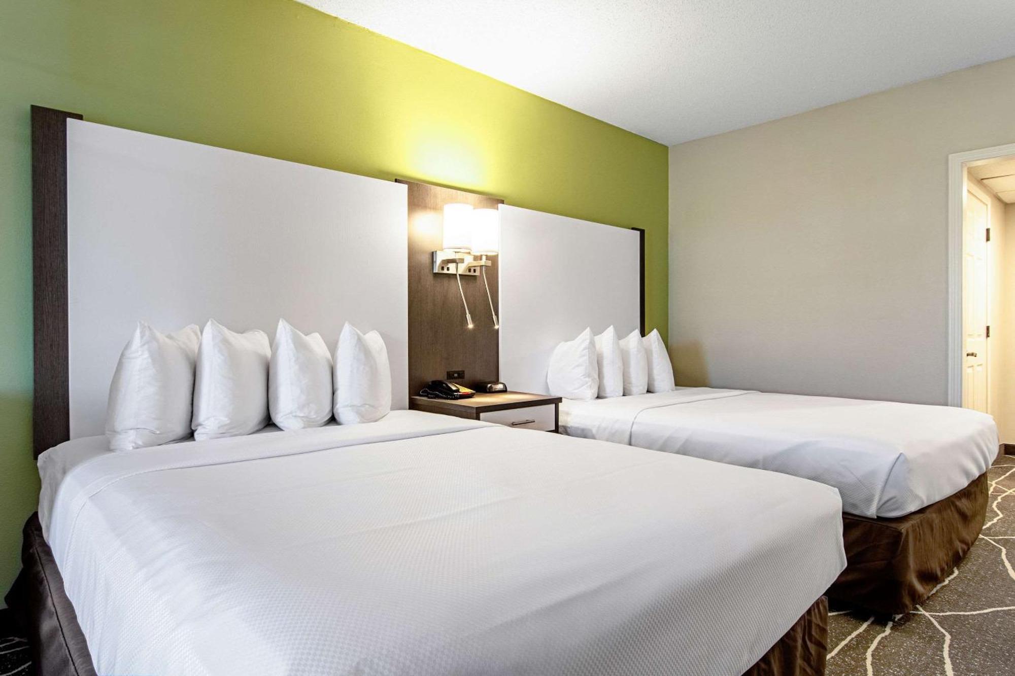 Queen Room with Two Queen Beds - Non-Smoking