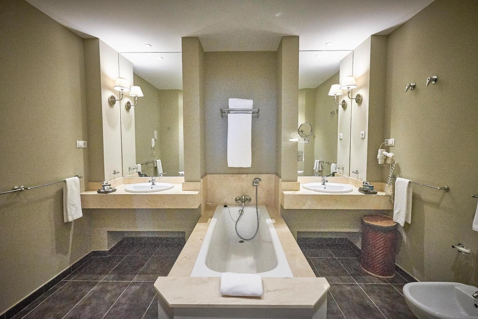 Two-Bedroom Suite (2 Adults + 2 Children),1278935710:JPEG