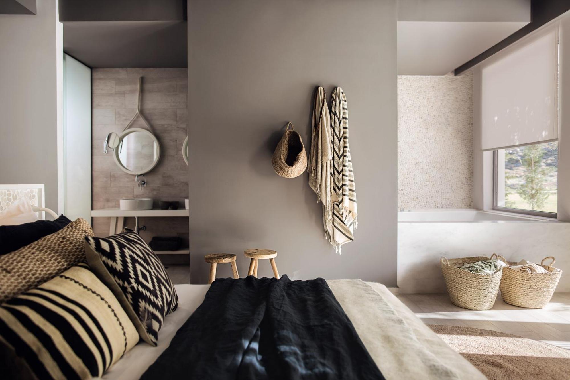 Suite with Private Pool,1588236248:JPEG
