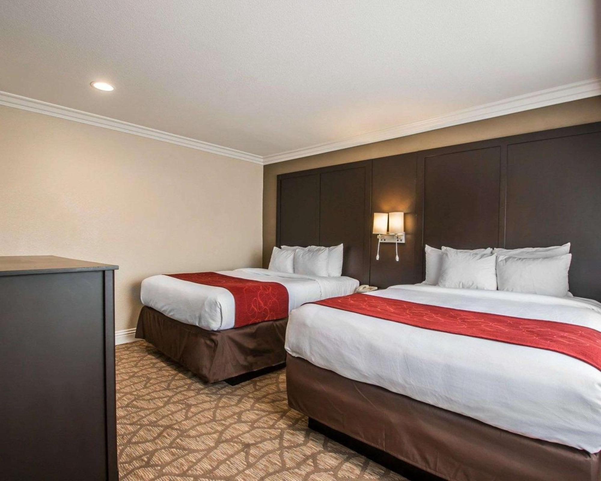 Suite, 2 Queen Beds with Sofa Bed, Non Smoking