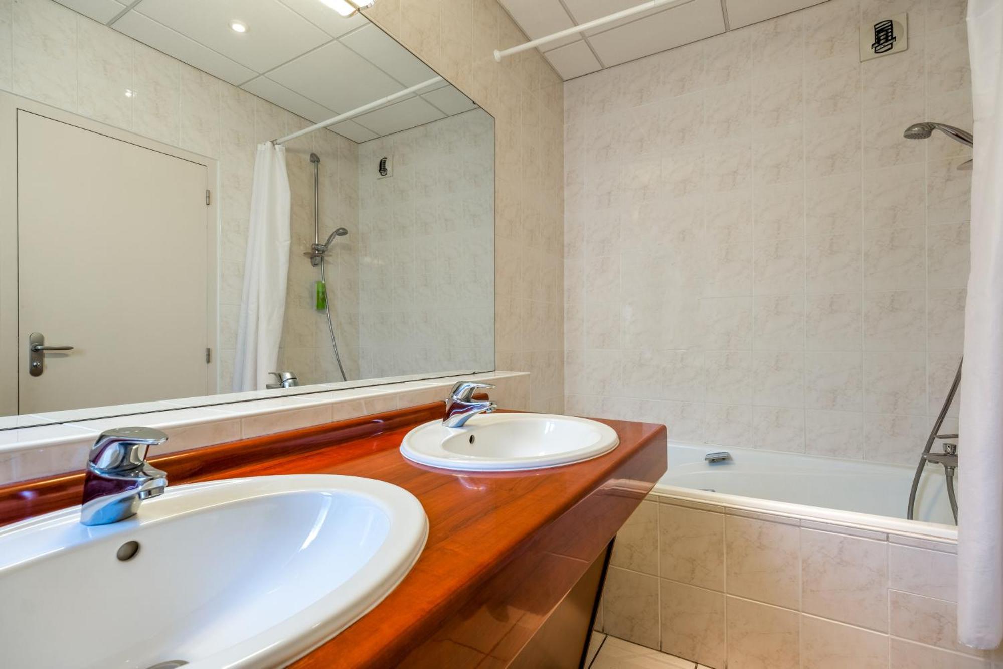 Chambre Lit Queen-Size Supérieure - Non-Fumeurs