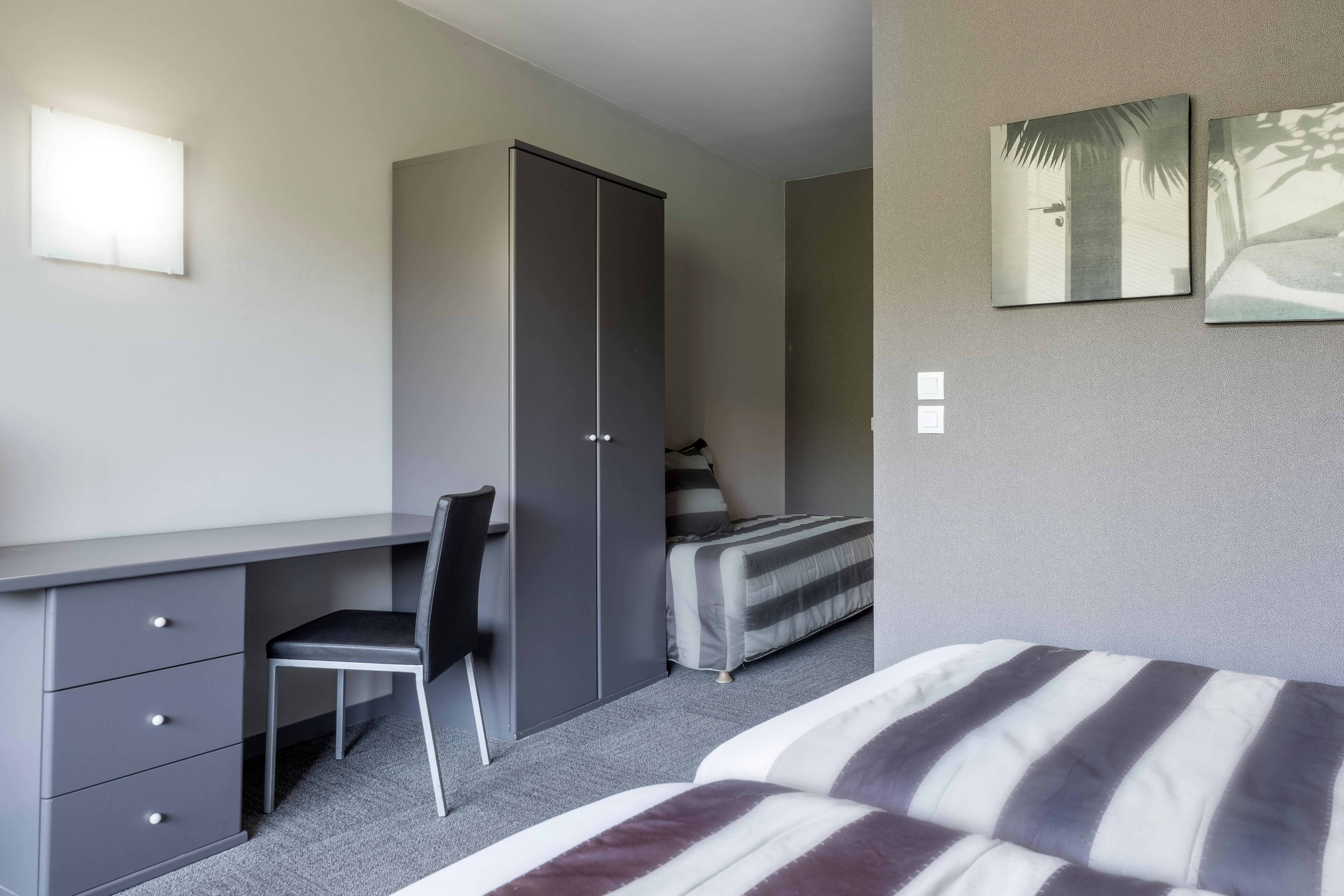 Chambre Triple Supérieure - Vue sur Parc (3 Lits Simples)