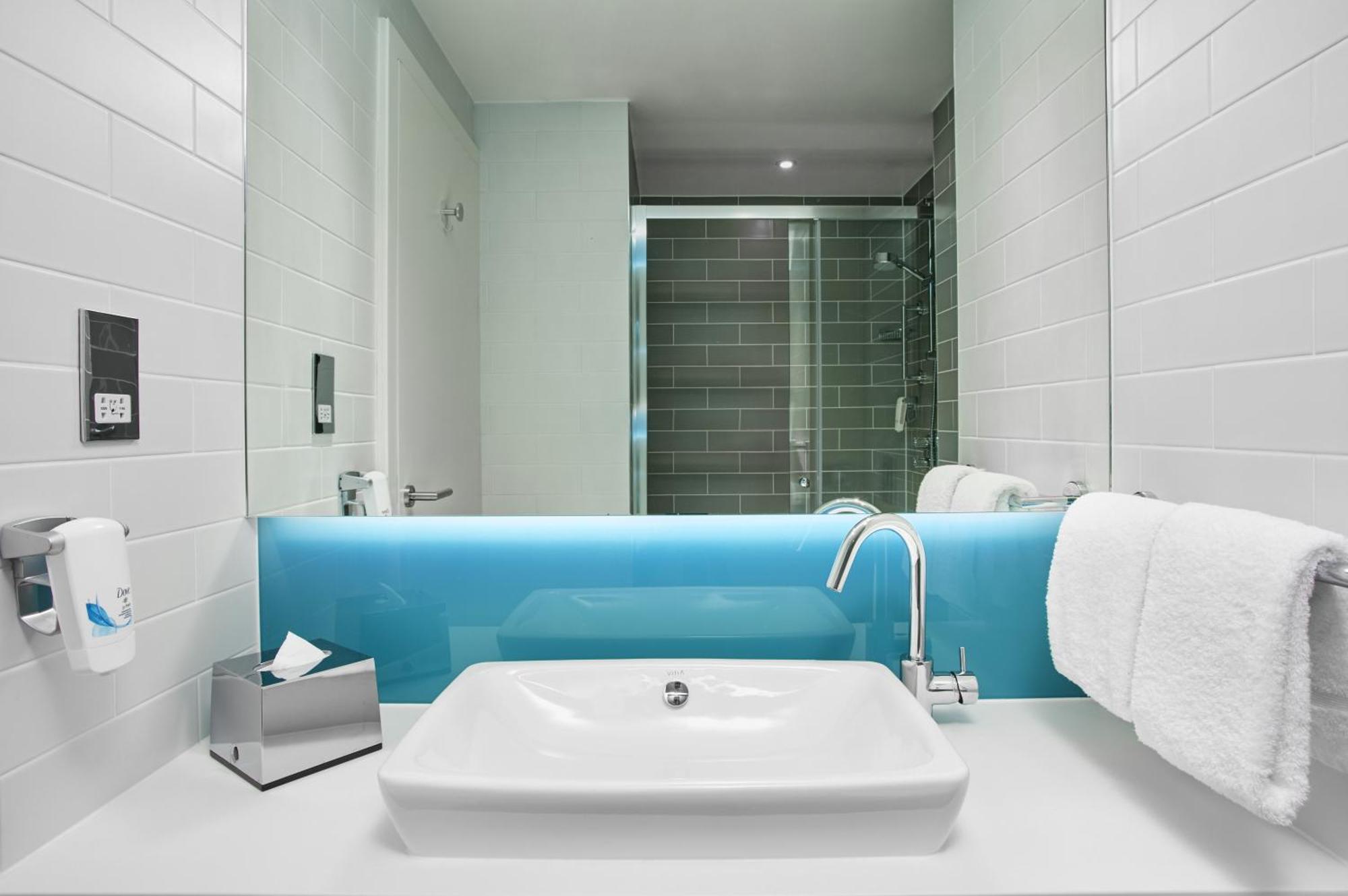 Chambre Double Standard avec Canapé-Lit Simple et Petit-Déjeuner Chaud Gratuit