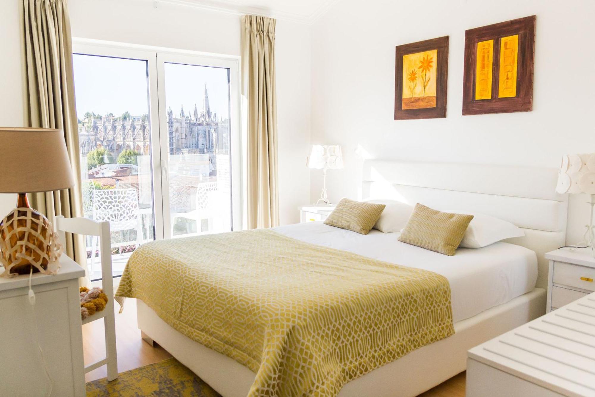 Quarto Duplo Superior com Varanda e Vista Mosteiro