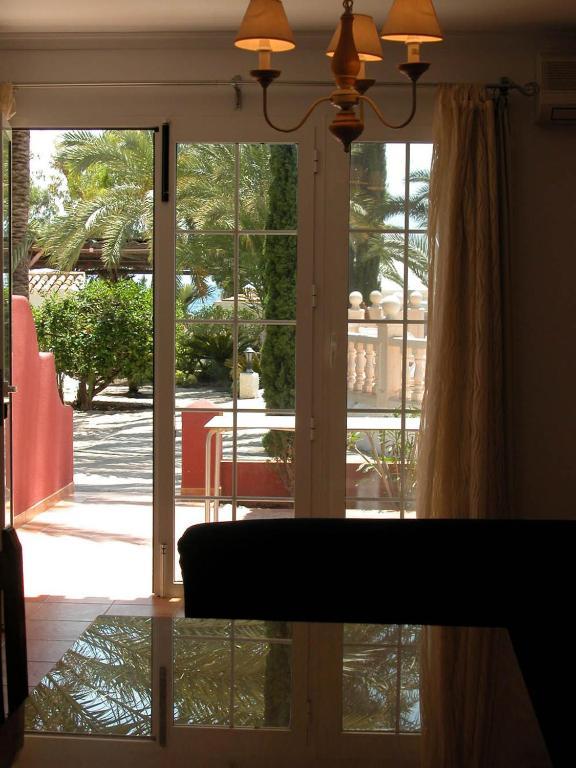One-Bedroom Apartment (2 Adults + 2 Children),15906884:JPEG
