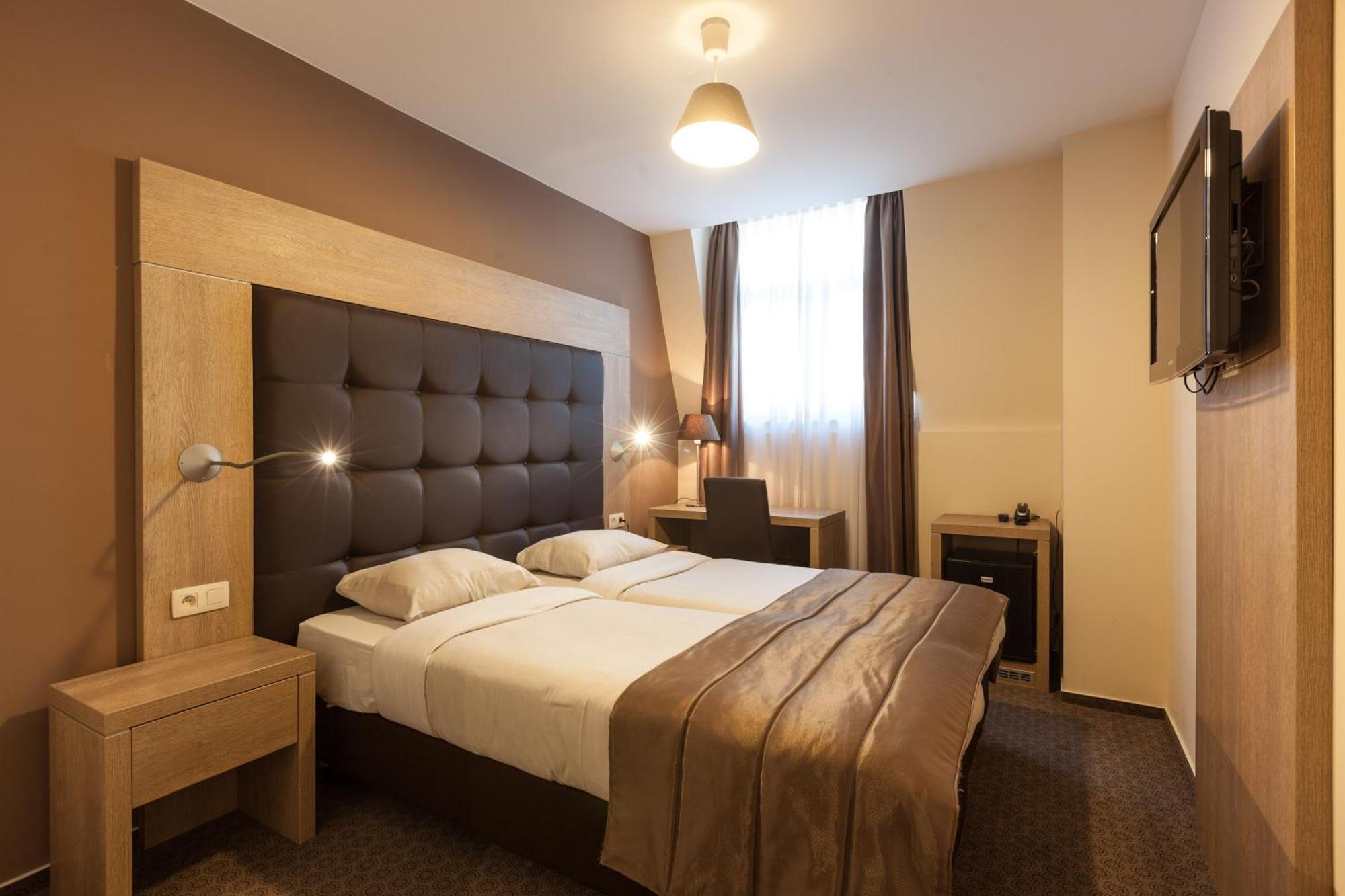 Tweepersoonskamer met 2 Aparte Bedden