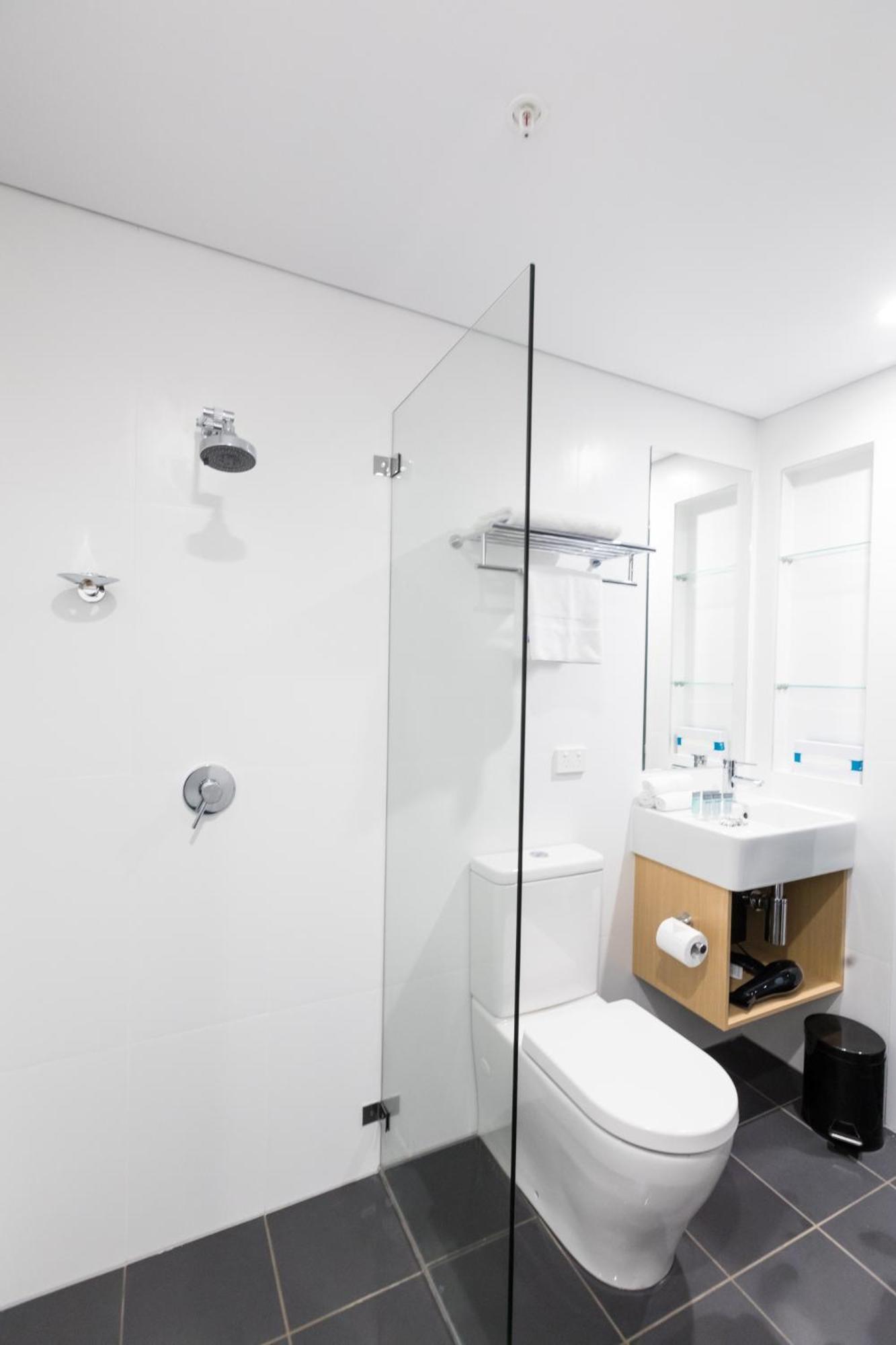 Corner Deluxe Room