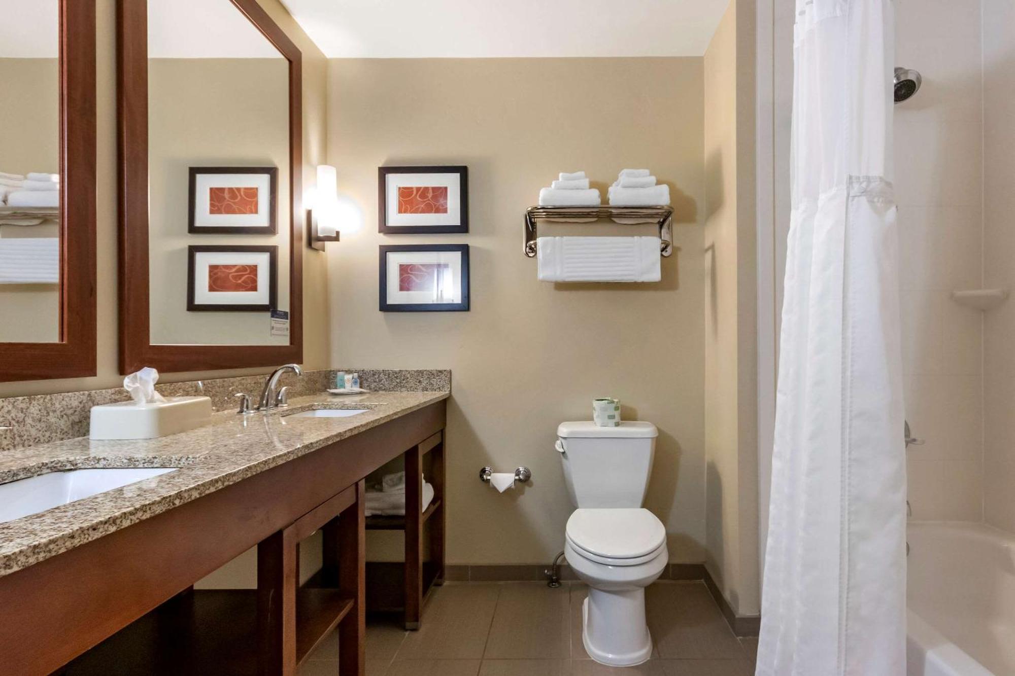 Queen Suite with Two Queen Beds