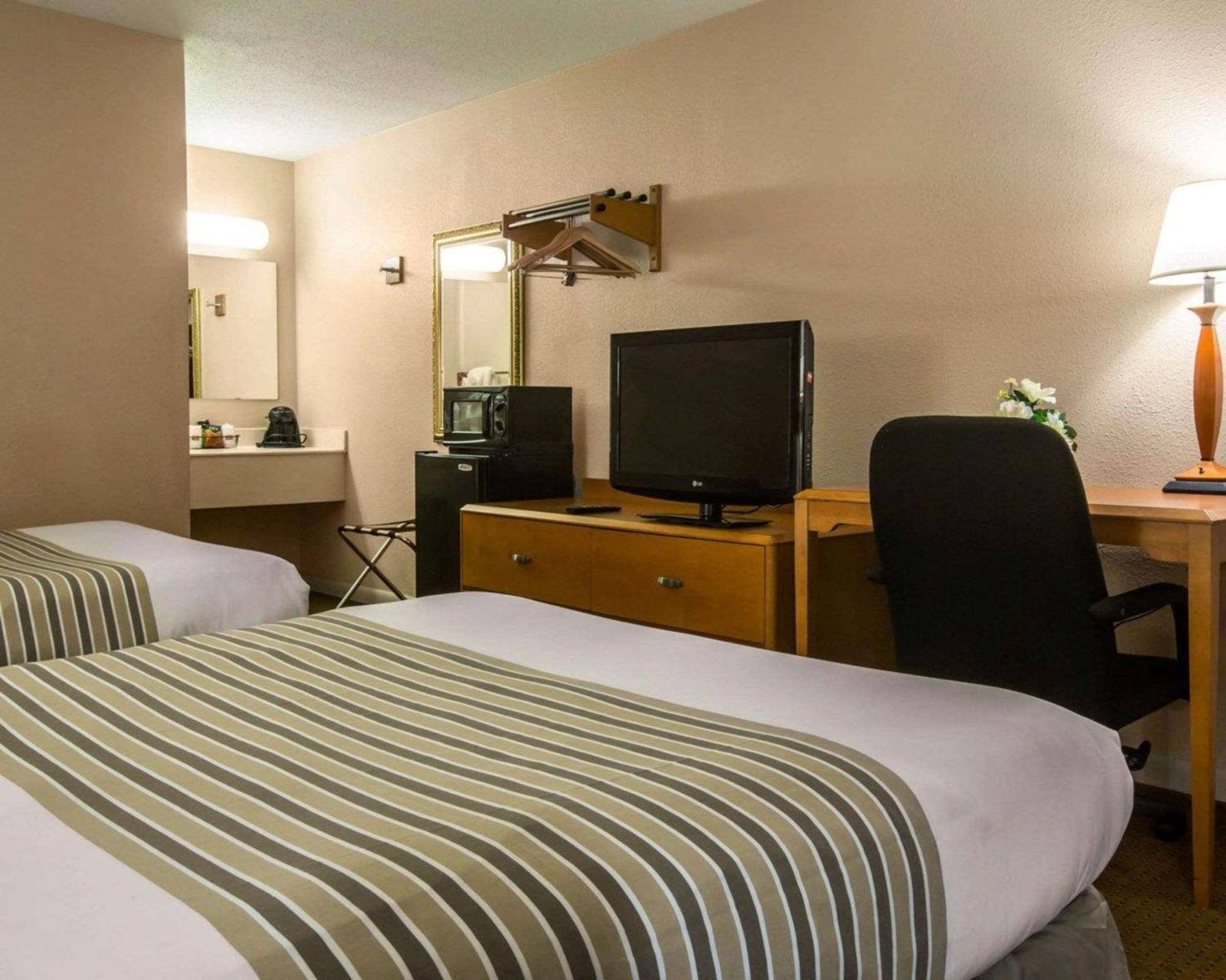 Double Room with Two Double Beds - Smoking