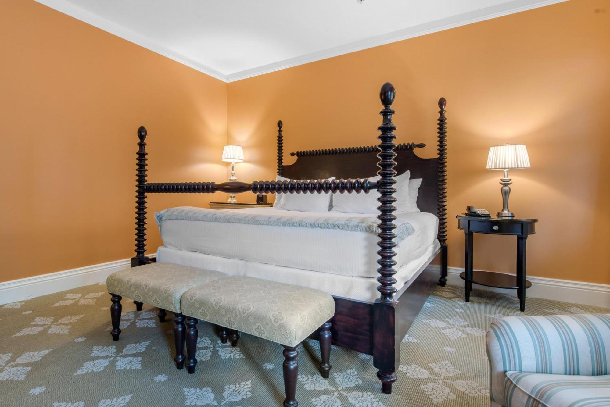 Resort View Porch Room - One King Bed
