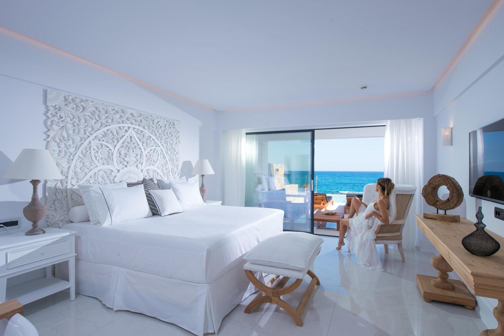 Luxe Kamer met Privézwembad - aan Zee