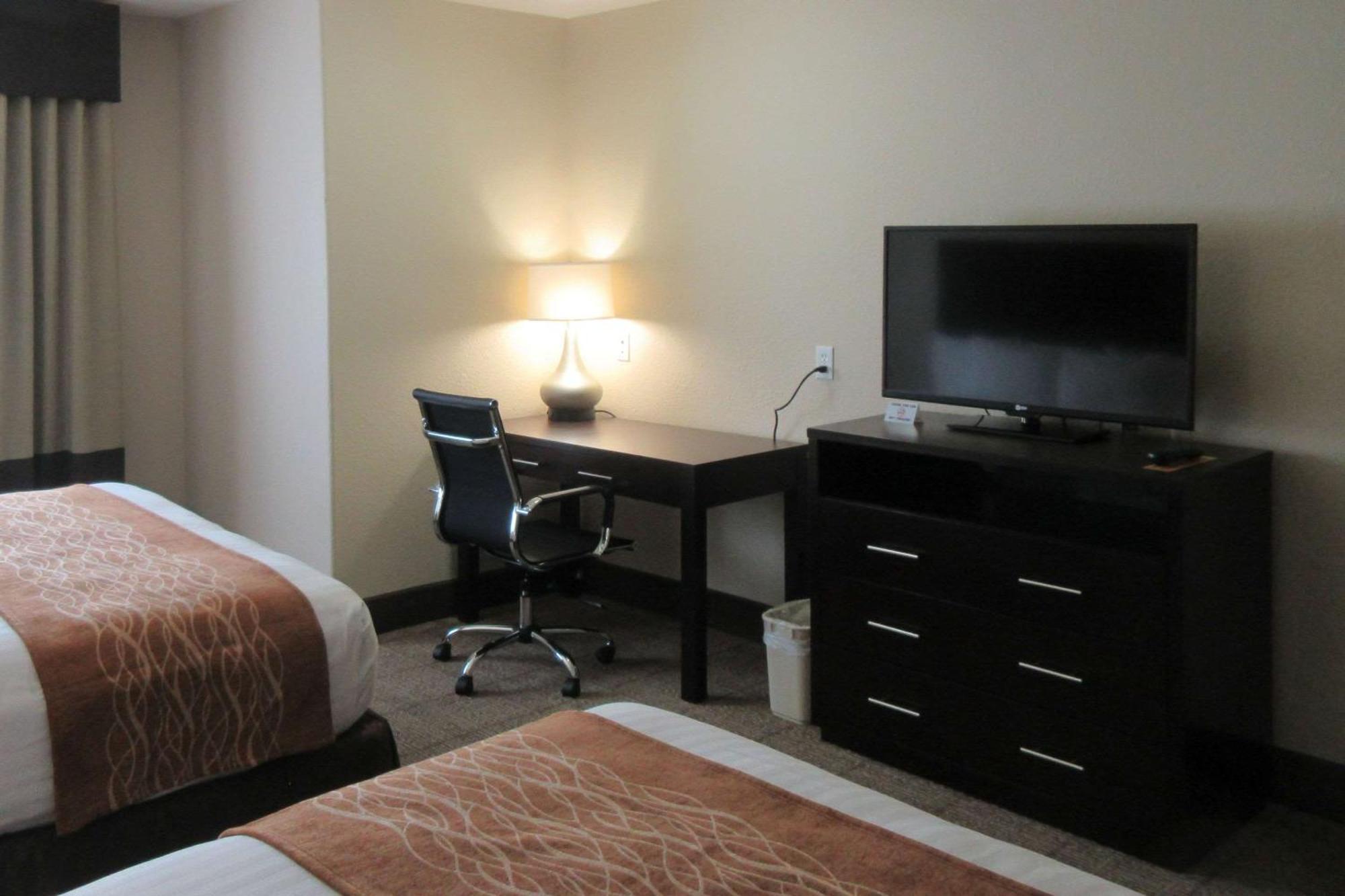 Queen Room with Two Queen Beds - Non-Smoking