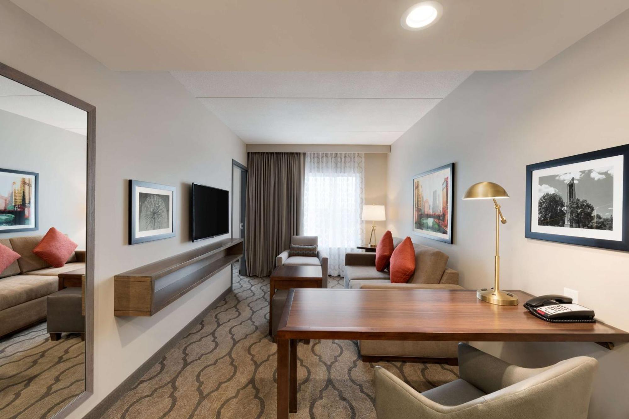Two-Room Queen Suite with Two Queen Beds