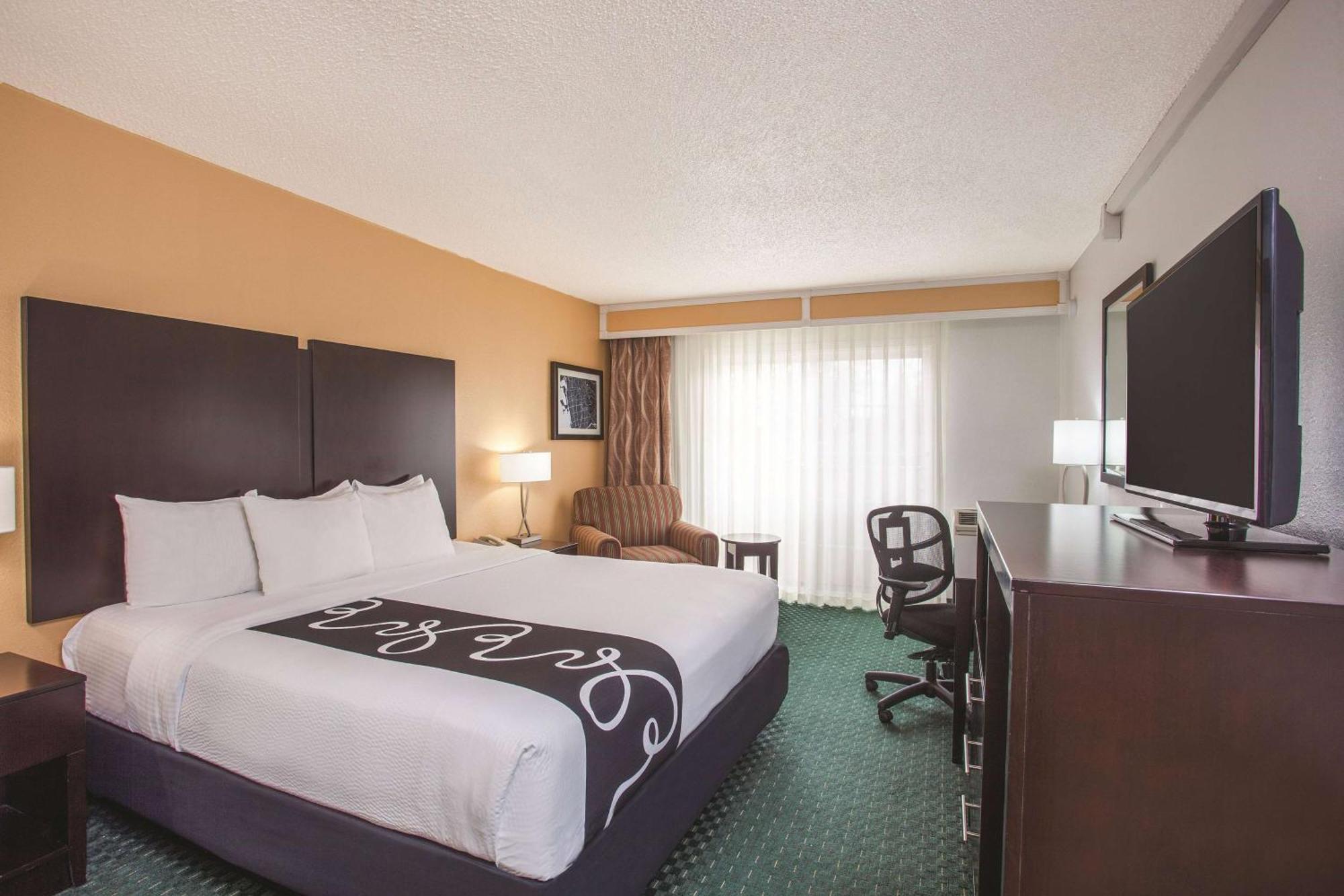 Deluxe King Room,1280795869:JPEG
