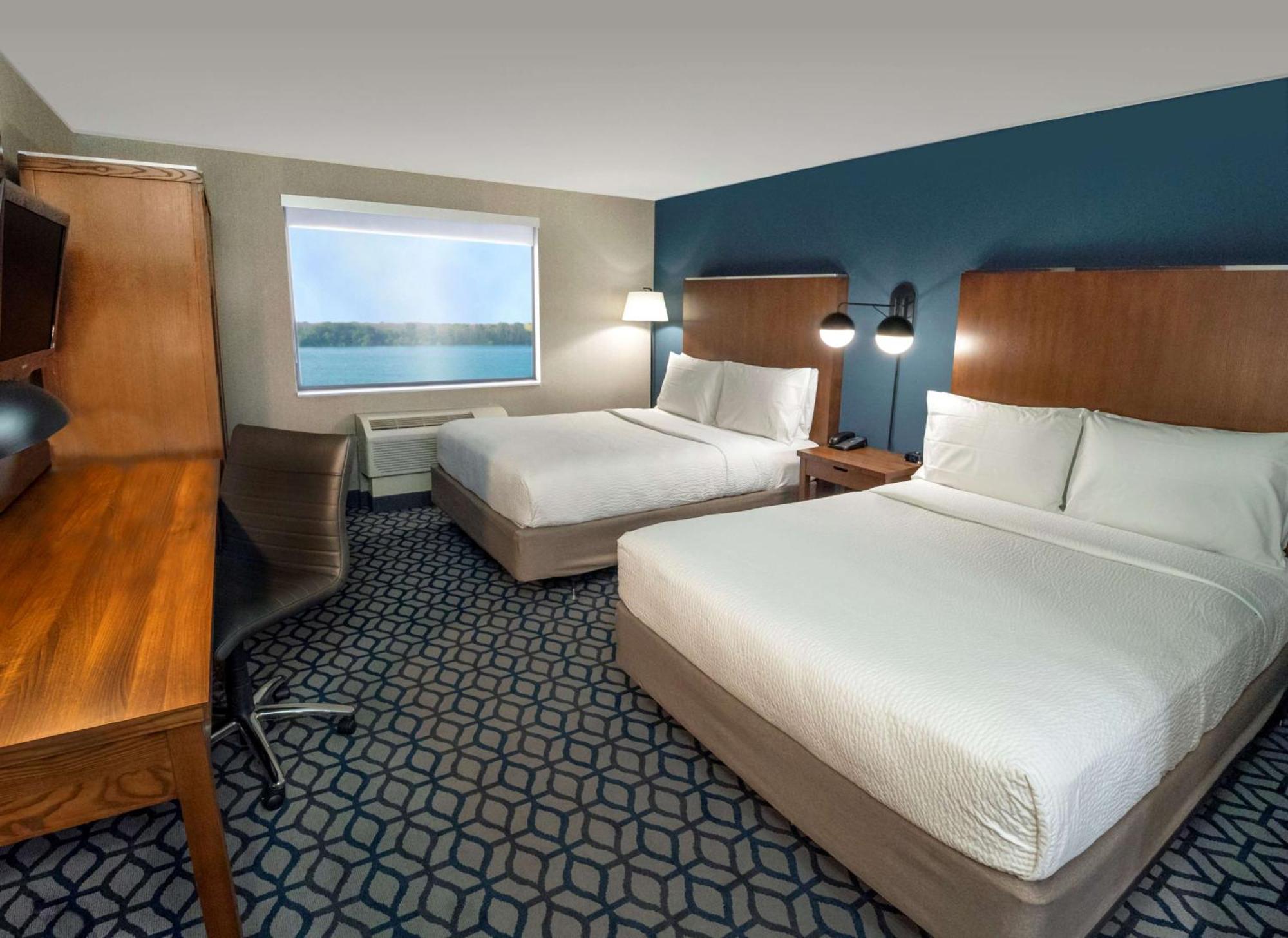 2 Queen Standard Room City View