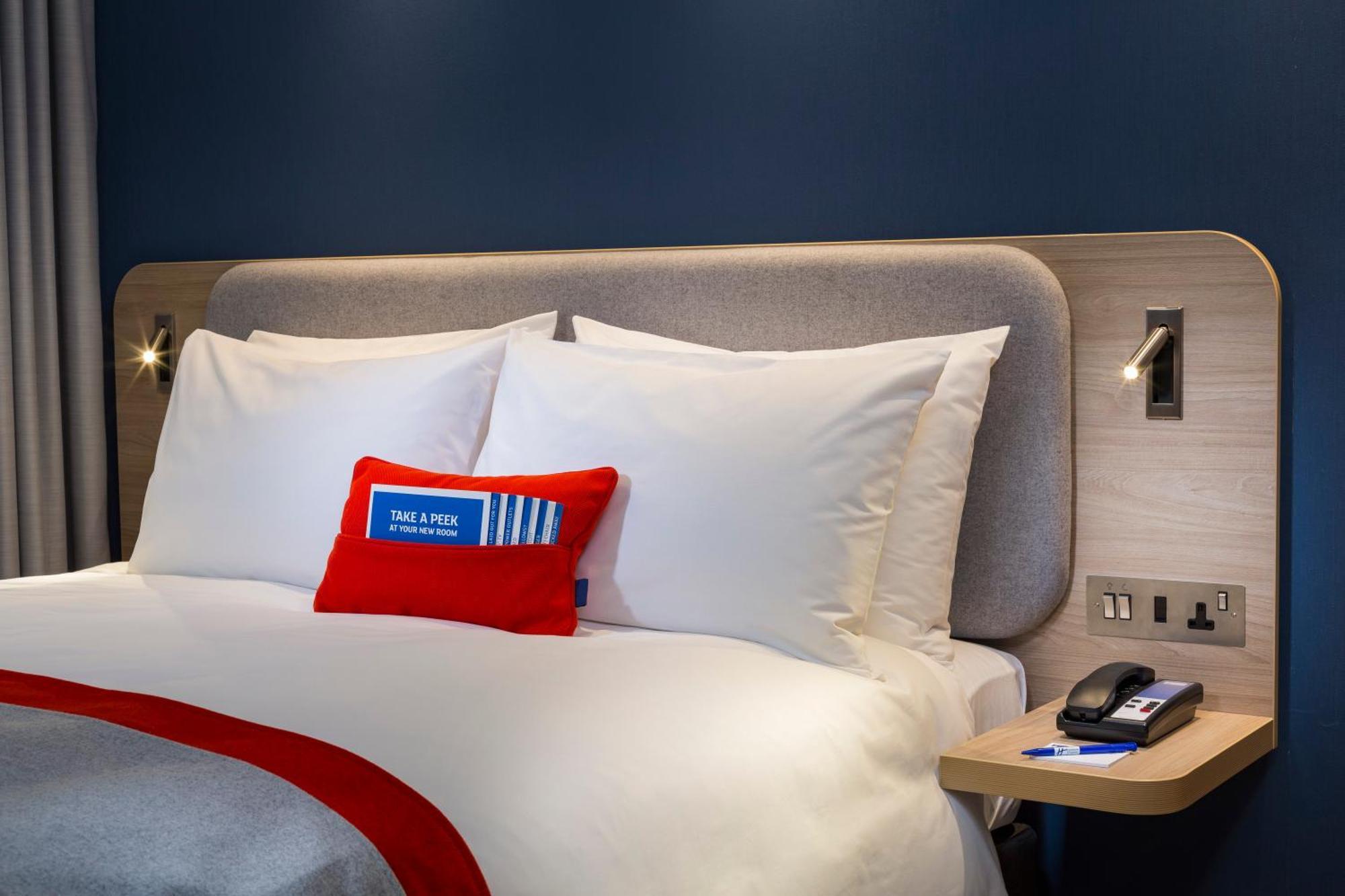 Standaard Tweepersoonskamer met Slaapbank en Gratis Warm Ontbijt