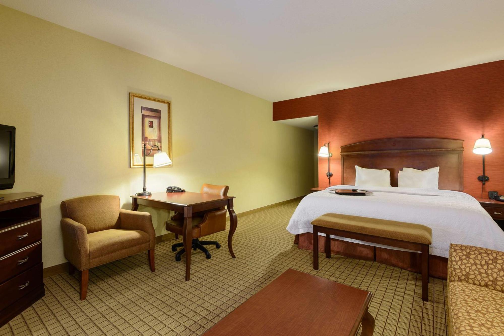 King Room with Accessible Tub - Mobility and Hearing Access/Non-Smoking