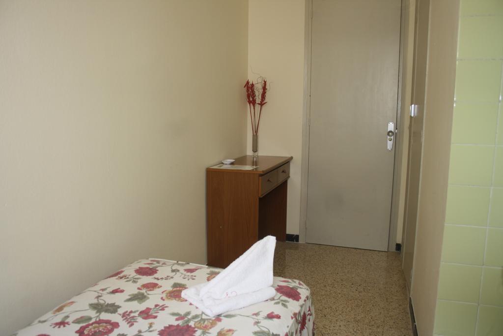Chambre Simple avec Salle de Bains Commune