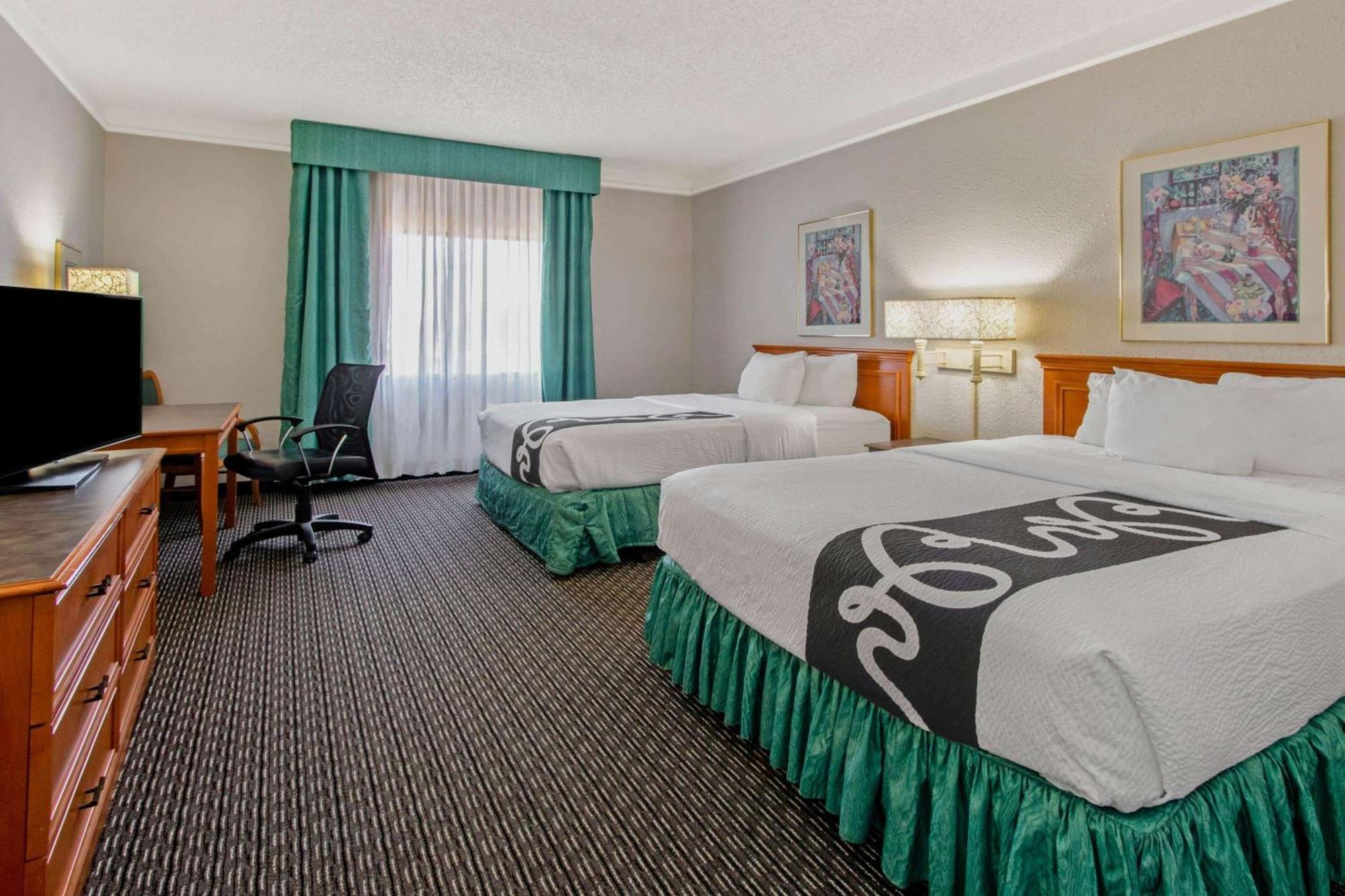 Deluxe Double Room with Two Double Beds - Non-Smoking