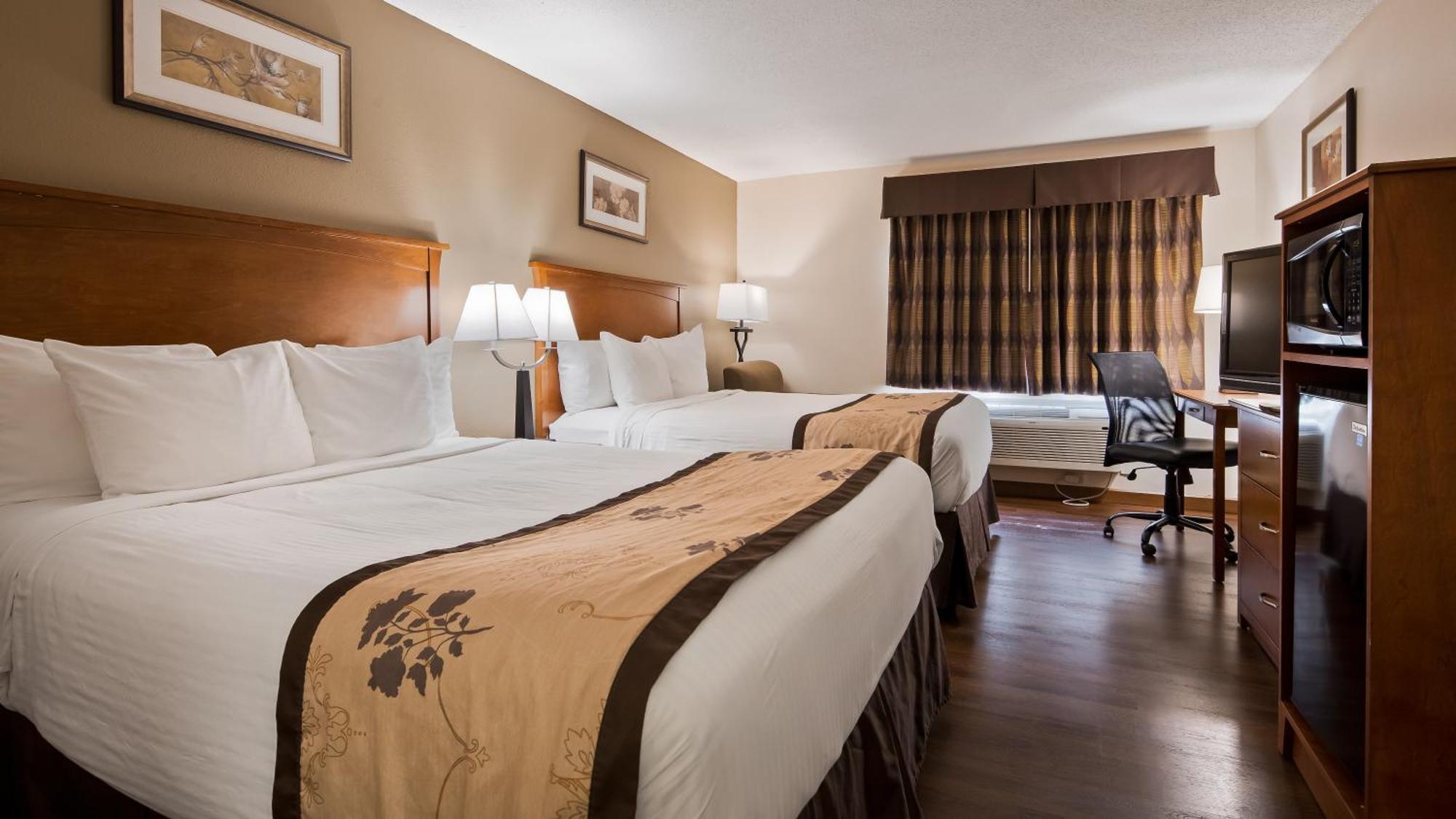 Queen Room with Two Queen Beds - Non-Smoking