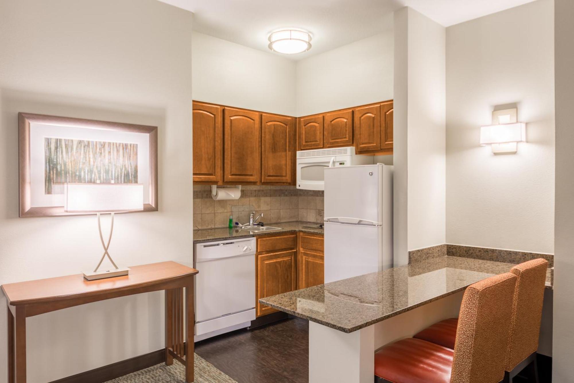 One-Bedroom Queen Suite -Non-Smoking
