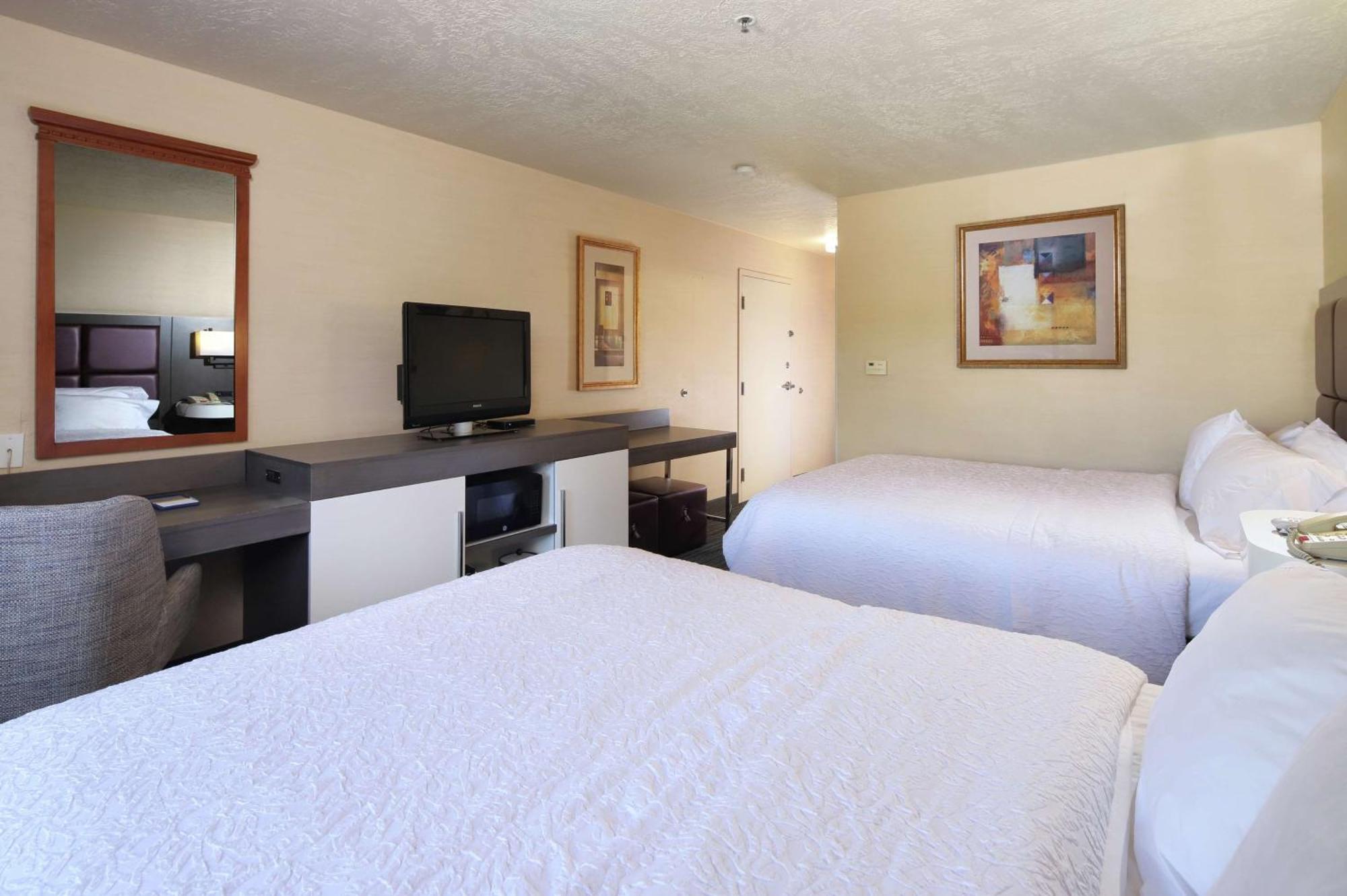 Room with Two Queen Beds - Non-Smoking