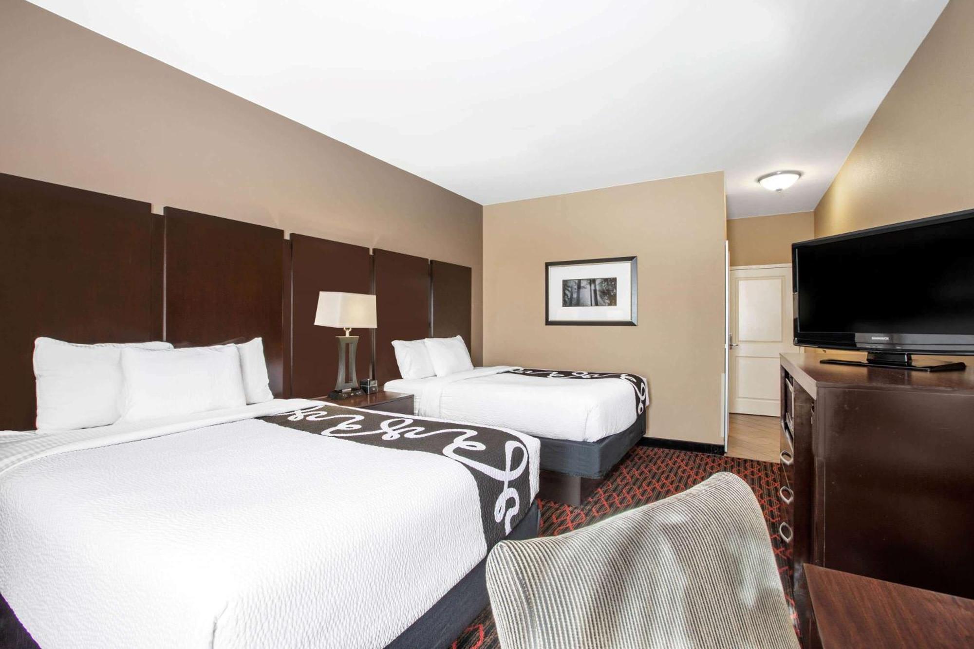 Deluxe Queen Room with Two Queen Beds