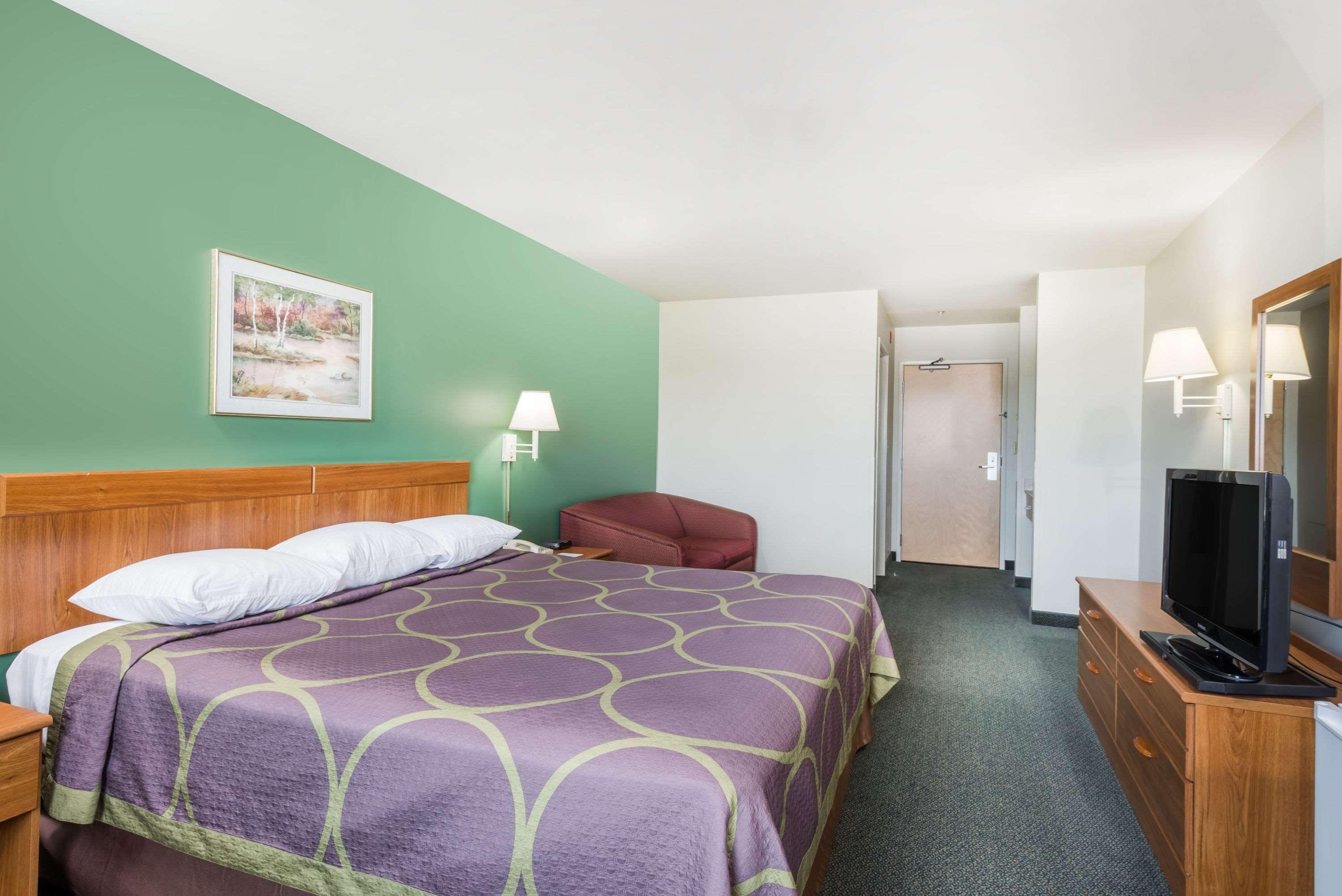 King Room - Non-Smoking