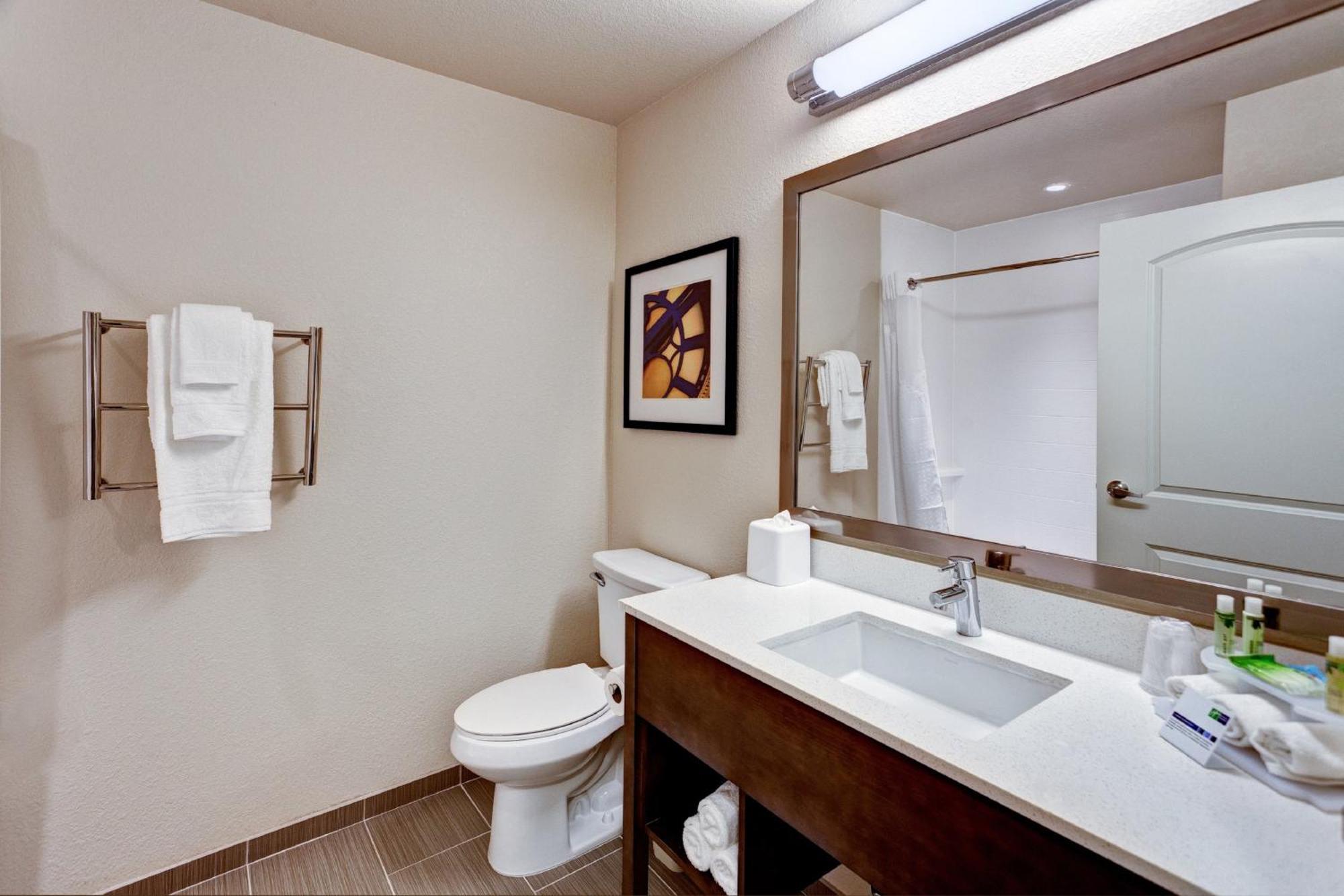 Queen Room with Two Queen Beds - Disability Access