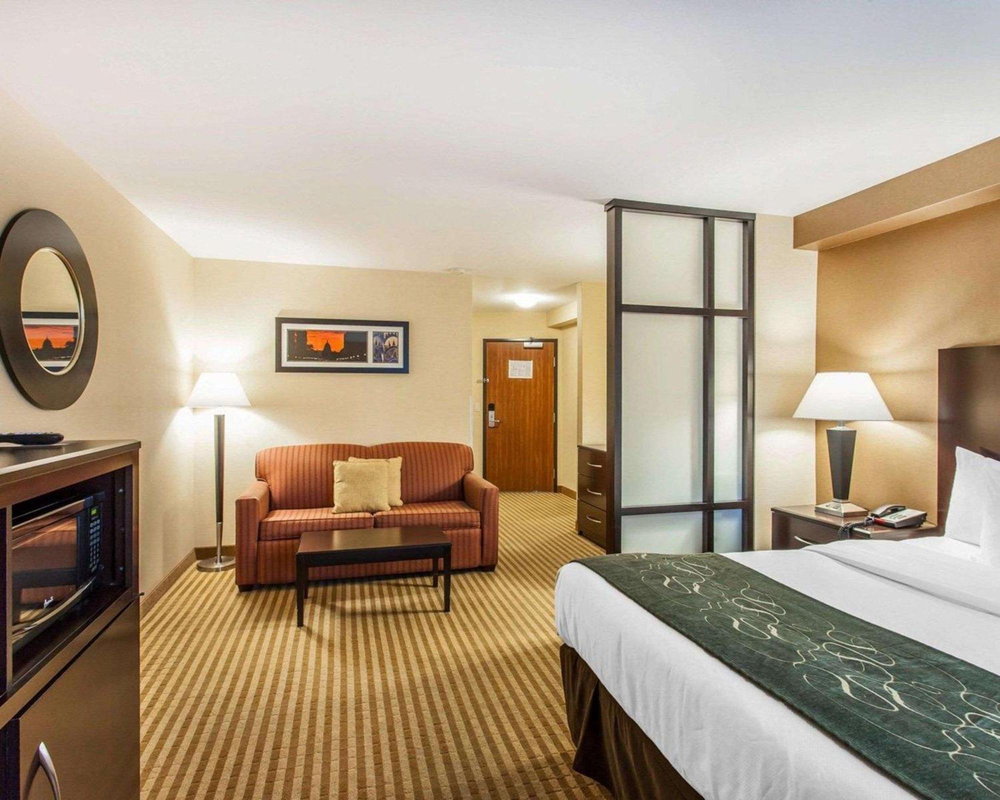 King Suite - Disability Access/Non-Smoking