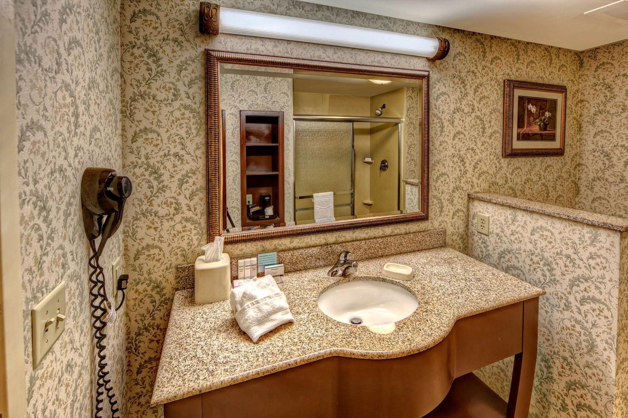 Queen Room with Two Queen Beds - Hearing Access/Non-Smoking