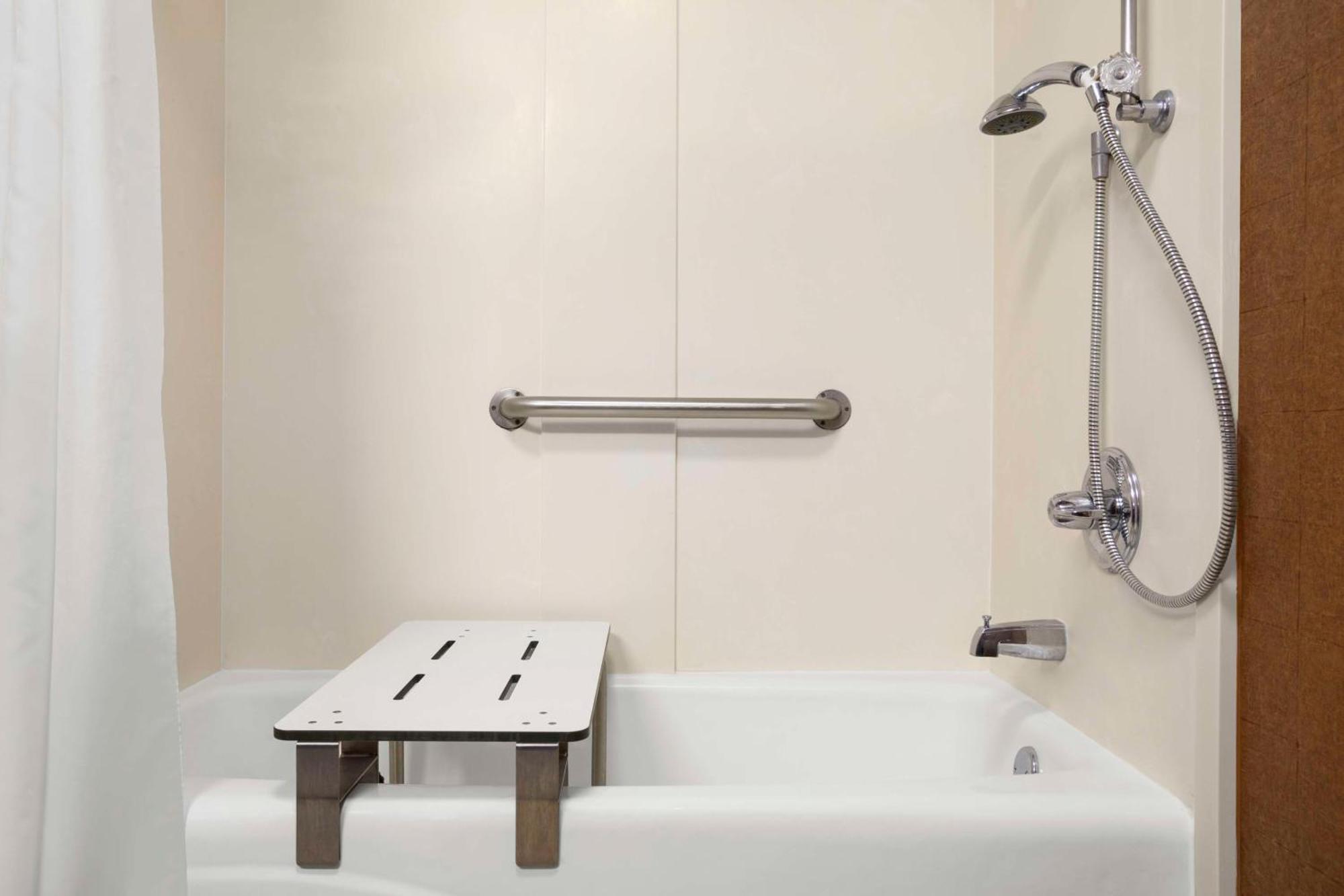 King Room - Mobility Access/Non-Smoking