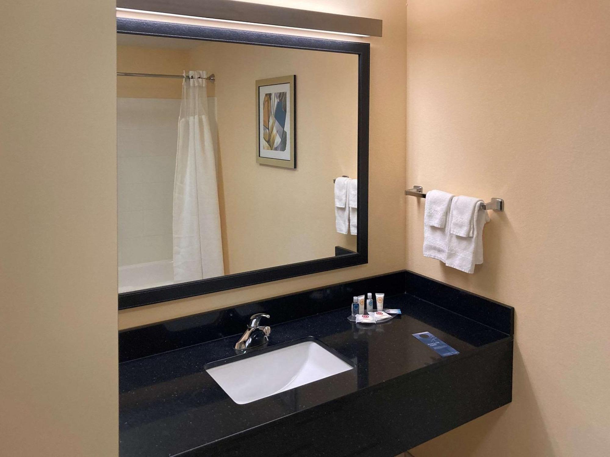 Queen Room with Two Queen Beds - Accessible/Non Smoking
