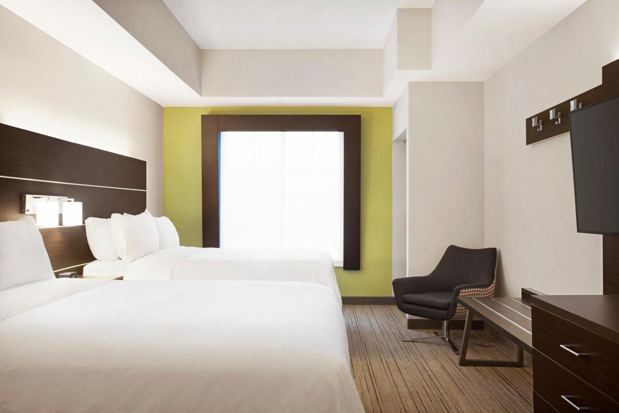 Queen Room with Two Queen Beds and Roll-In Shower - Communications Access