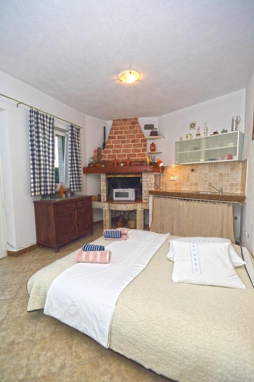 Studio met Kingsize Bed en Slaapbank