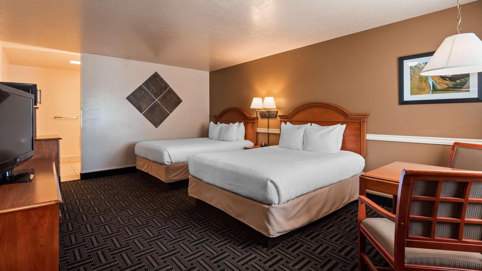 Queen Room with Two Queen Beds - Top Floor
