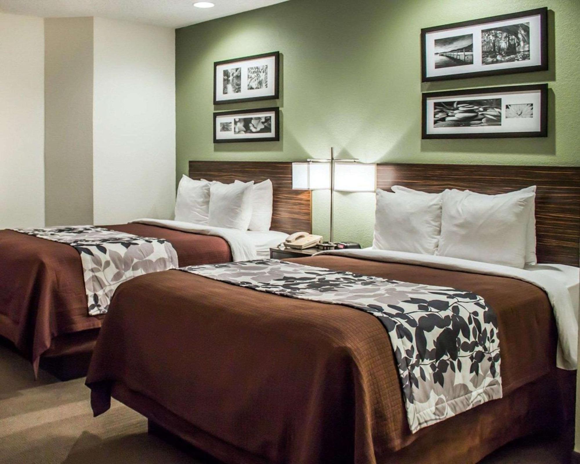 Double Room with Two Double Beds with View - Non-Smoking