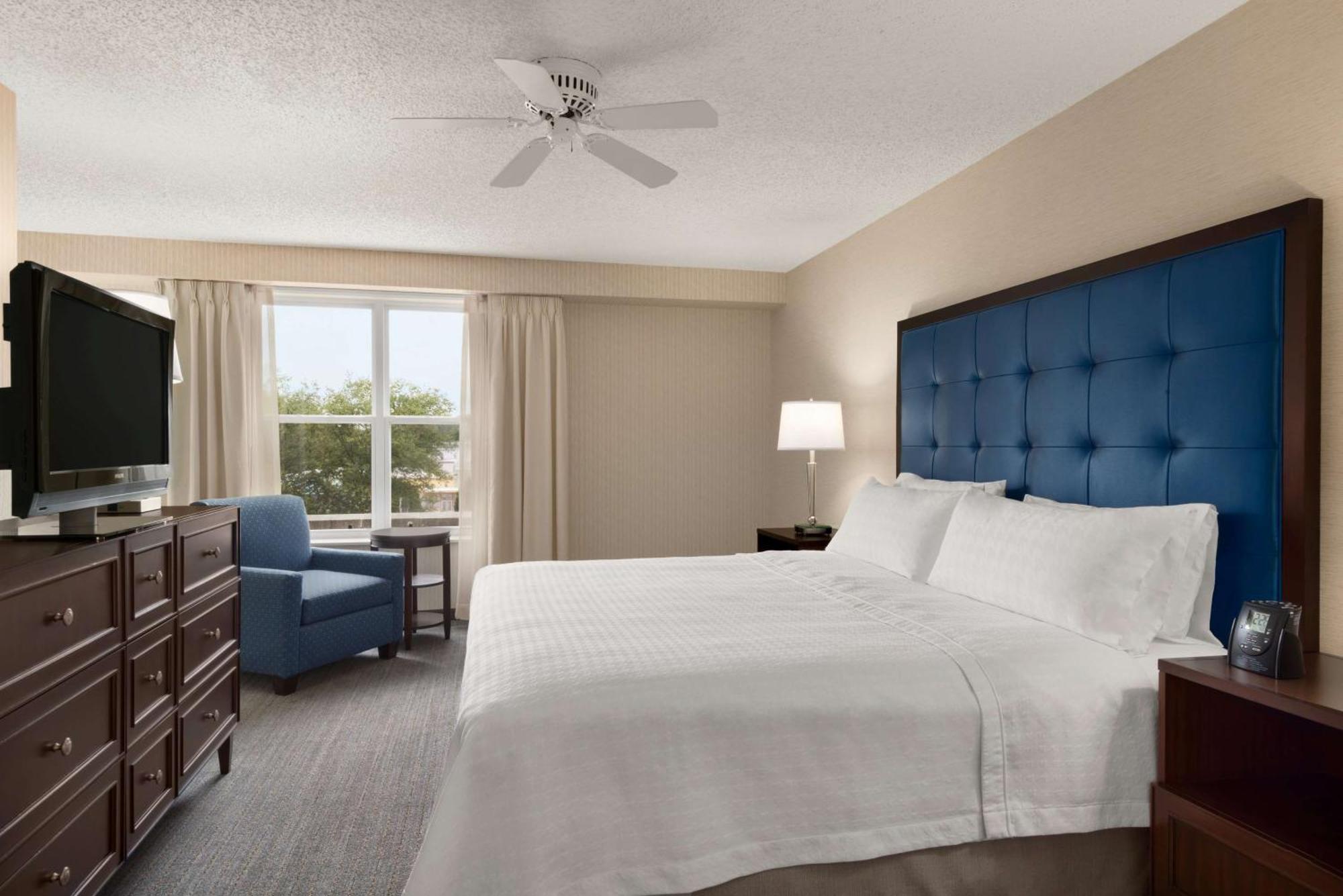 King Suite - Hearing Access/Non-Smoking