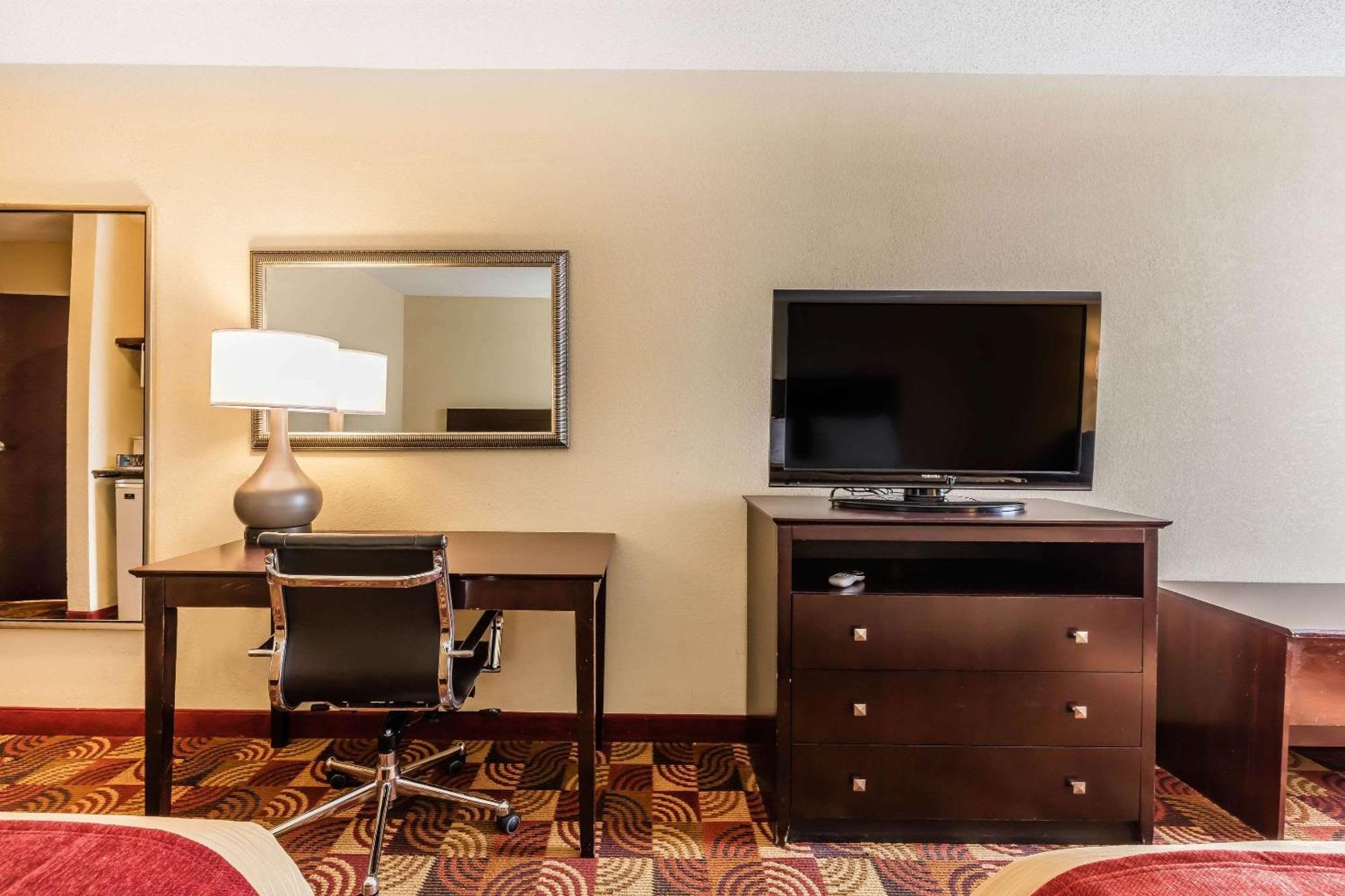 Queen Room with Two Queen Beds - Non-Smoking