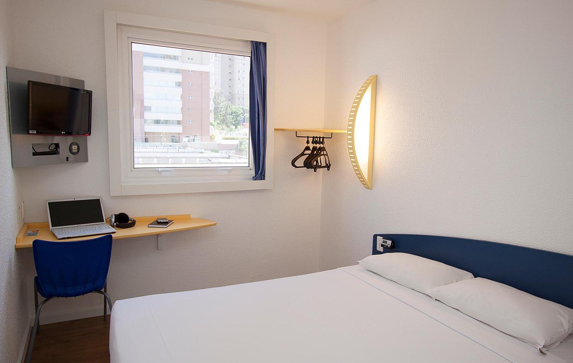 Quarto Duplo Standard