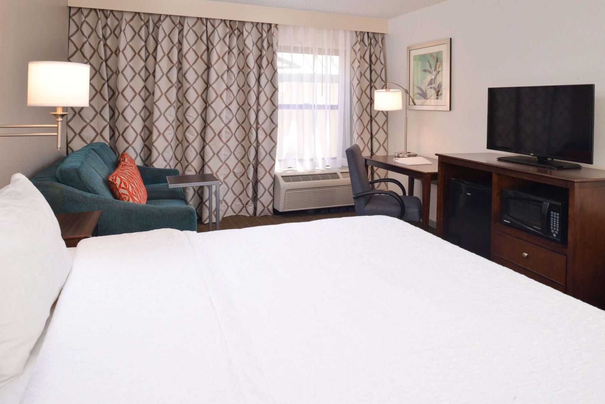King Room with Sofa Bed - Non-Smoking