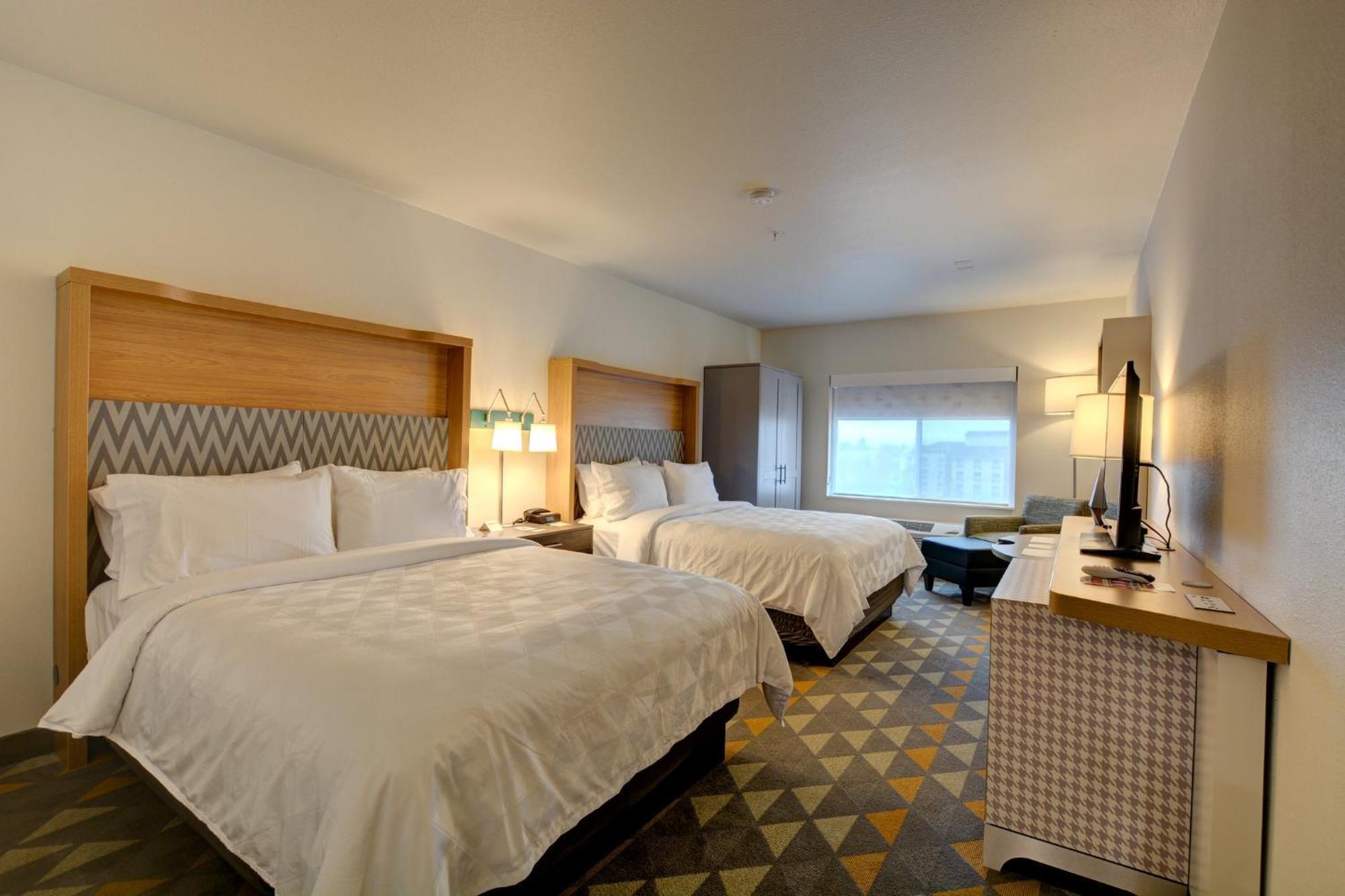 Standard Queen Room with Two Queen Beds