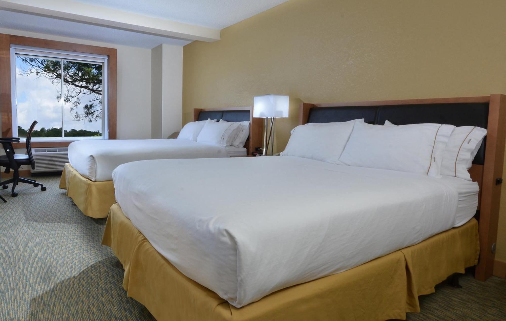 Standard Room with Two Queen Beds