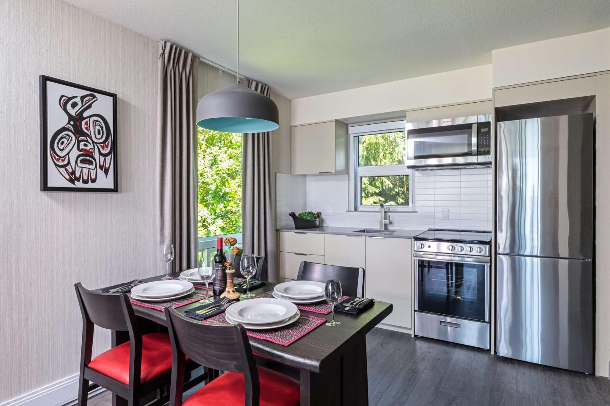 King Suite with Sofa Bed, Balcony, Fireplace and Kitchen - Non-Smoking