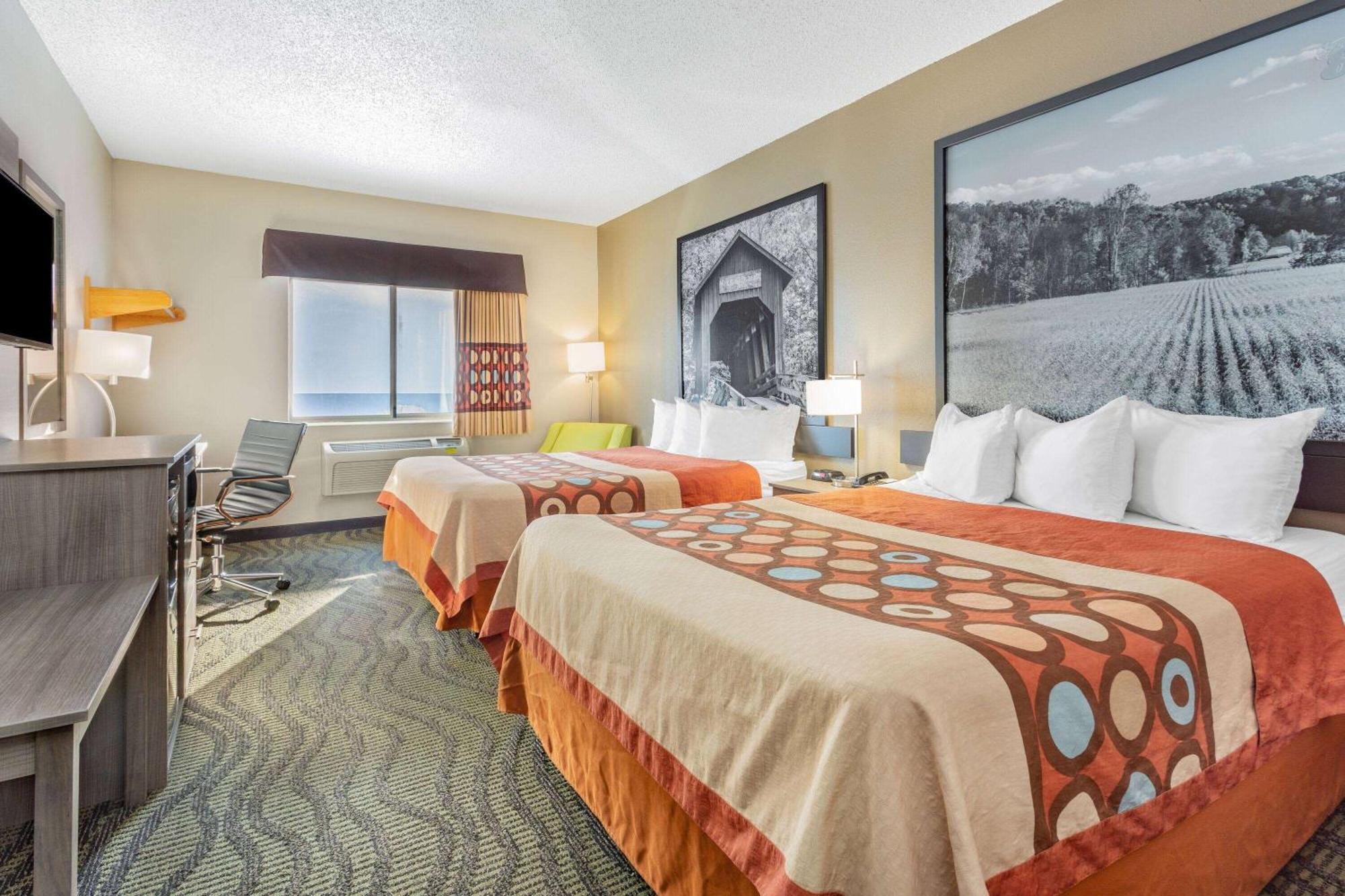 Queen Room with Two Queen Beds - Non-Smoking