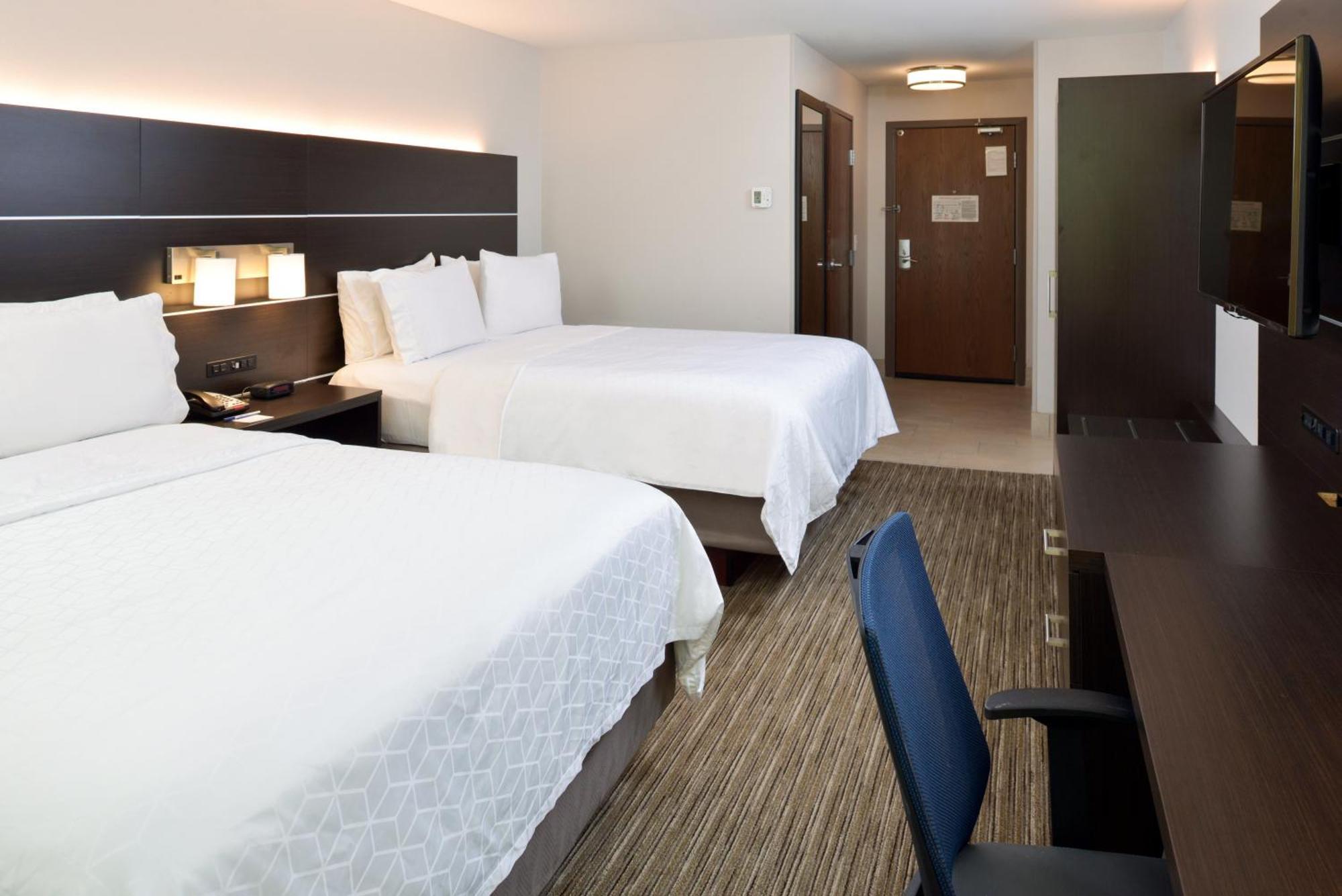 Standard Queen Room with Two Queen Beds