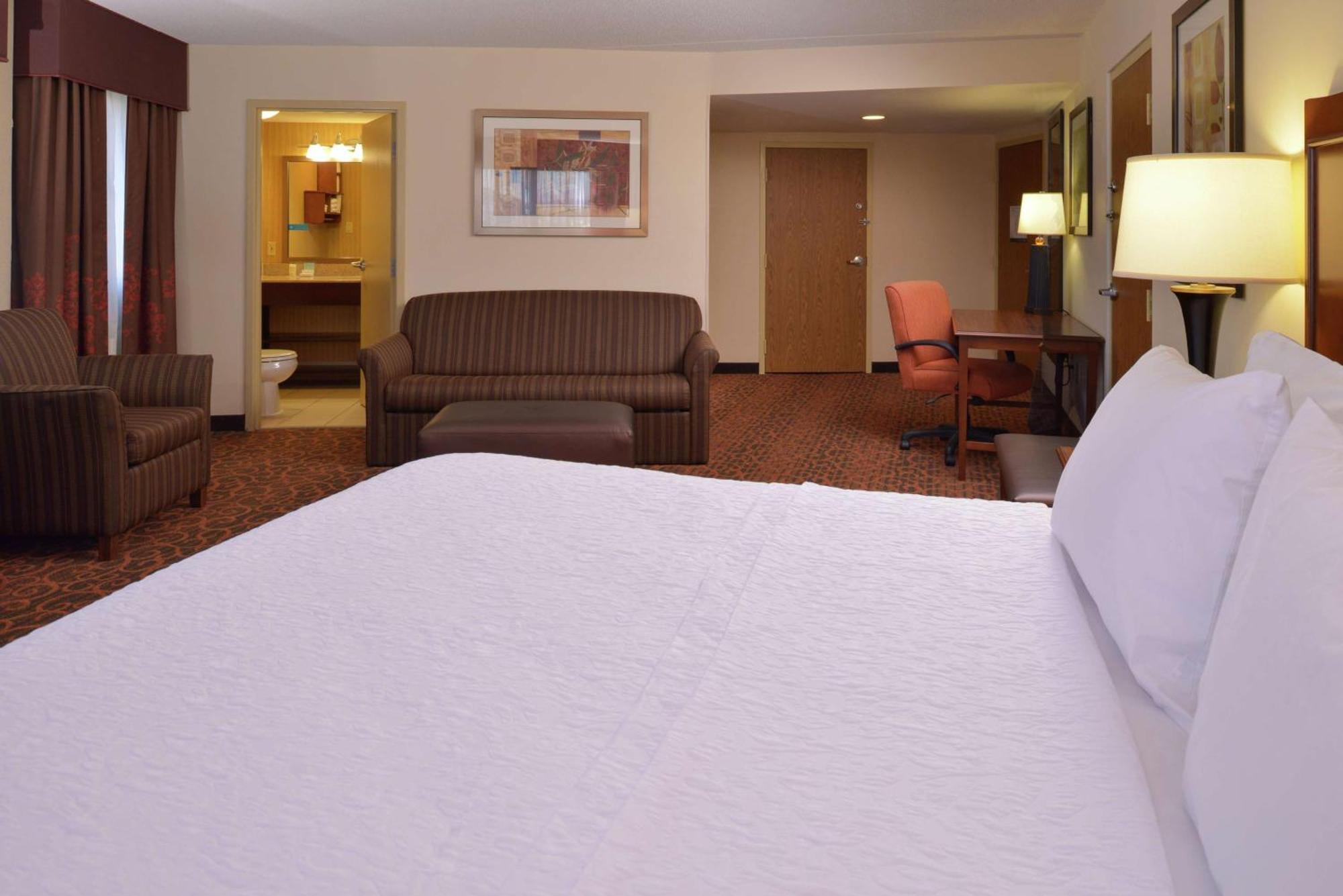 King Corner Room with Sofa Bed - Non-Smoking